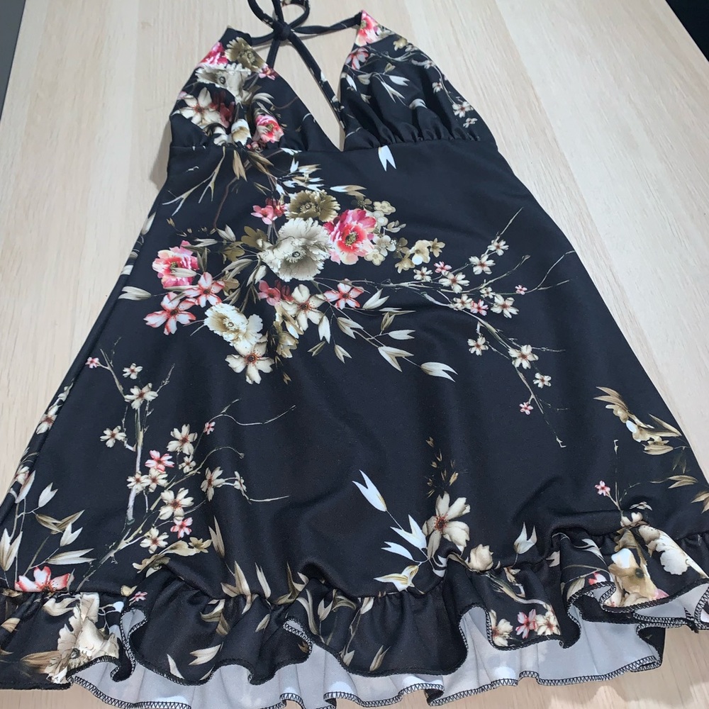 Floral dress from pretty little thing size 4